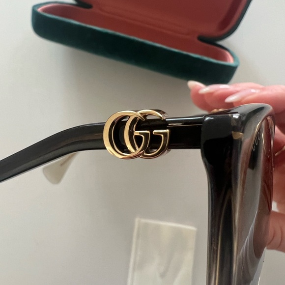 Authentic GUCCI woman’s sunglasses - Picture 4 of 5